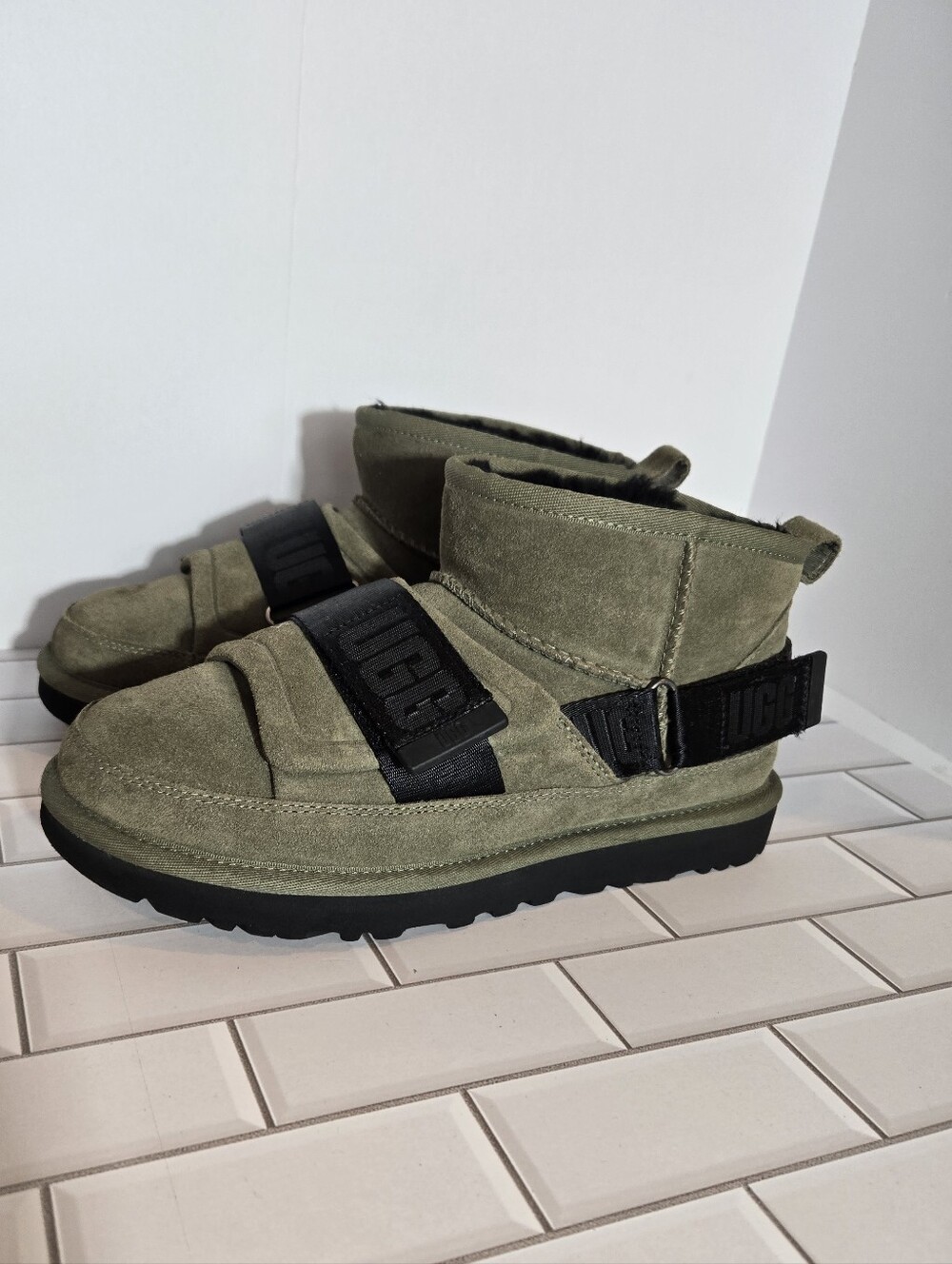 UGG BURNT OLIVE CLASSIC ULTRA MINI HYBRID SUEDE/ WOOL BOOTS, US 8/ EUR 39 - Picture 3 of 11